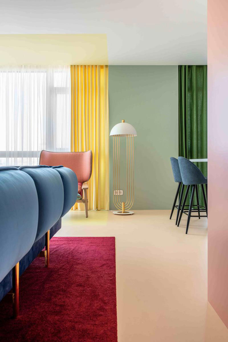 基辅大胆明亮的彩色家居设计-13