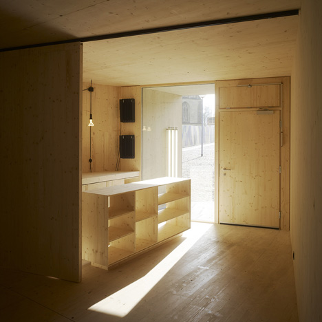 Golden Workshop by modulorbeat and Münster School of Architecture students | Dezeen-34