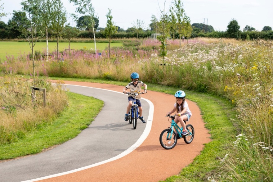 英国索尔比公园和体育村丨英国约克-16