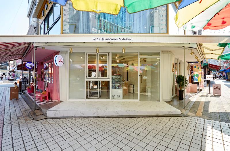 首尔尹氏咖啡厅 | 8 坪空间里的白色与原木魅力-2