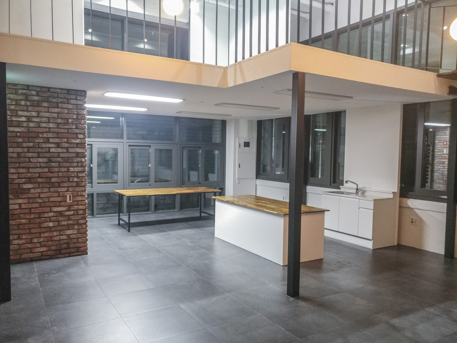 18 平简约办公空间，成本低至 JJ 오피스-2