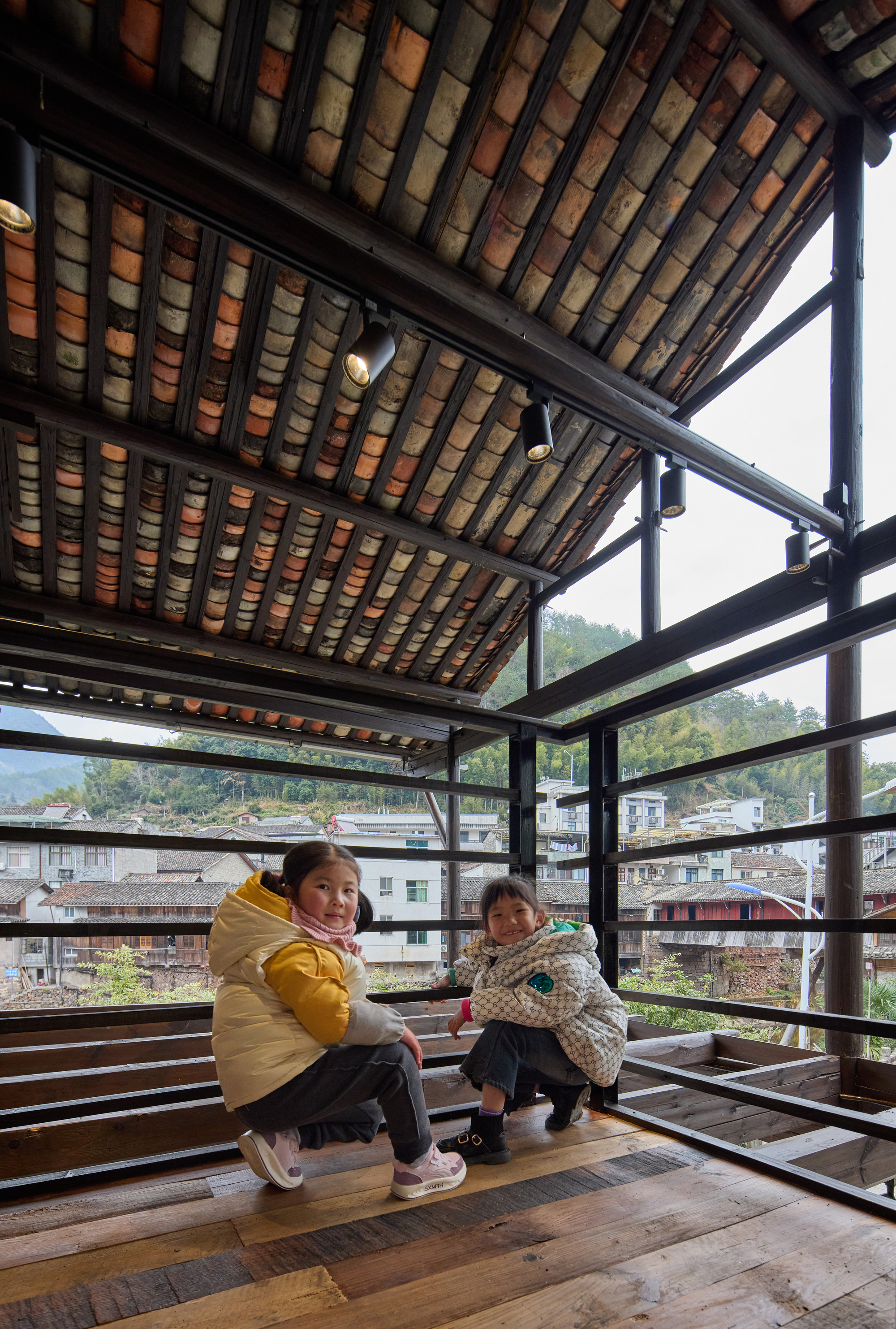 Renovation of the Old Riverside House / Ref Architects + 0.5m Studio-28