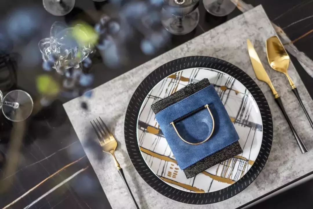 遵义实地蔷薇国际别墅，自由灵魂的极简美学空间-56