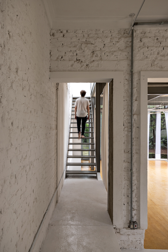 液态之家 · 将私人住宅转变为艺术创作的共享空间丨巴西圣保罗丨Julia Feldens-43