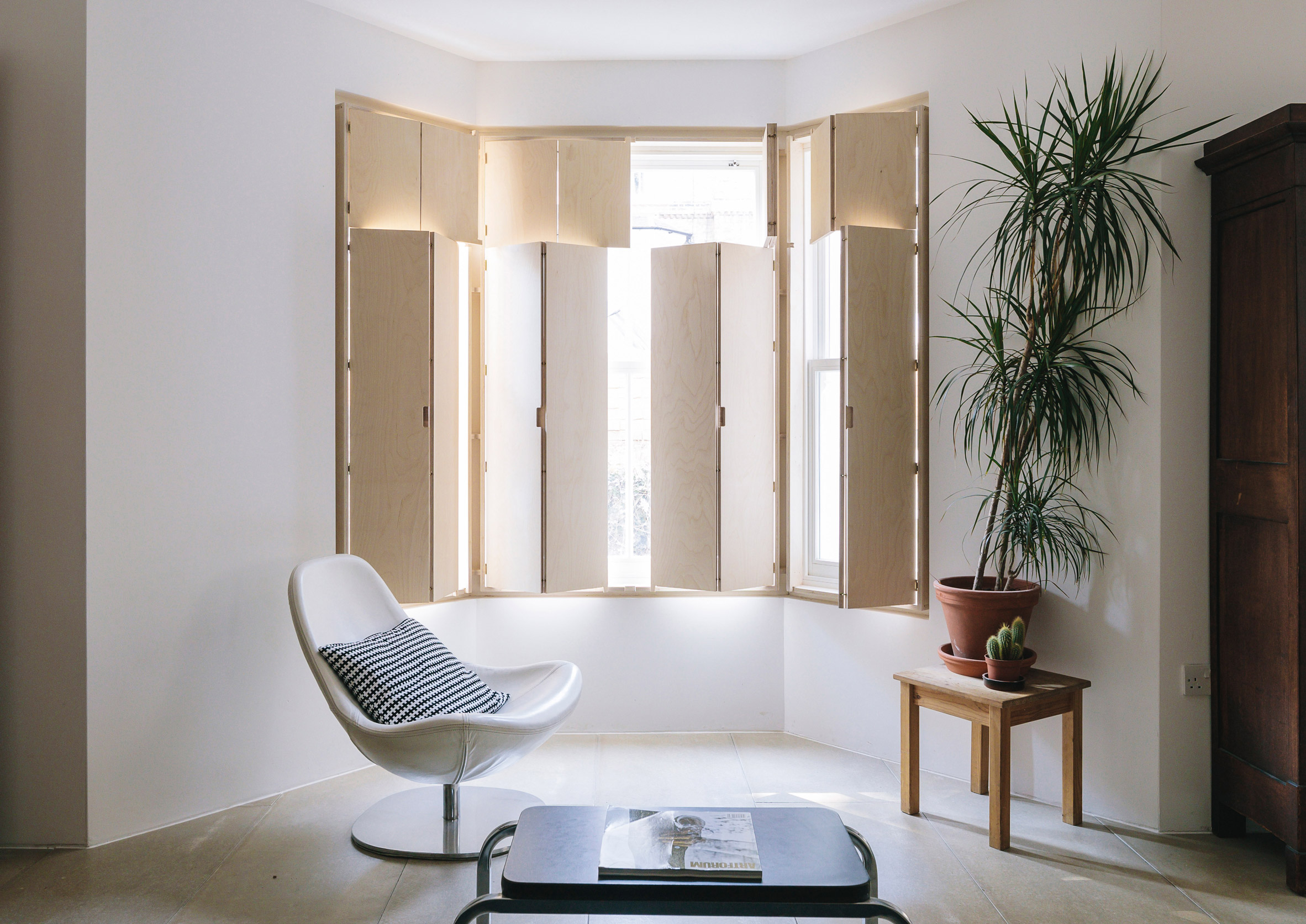 Tsuruta Architects designs staircase in London house from thousands of plywood pieces-29