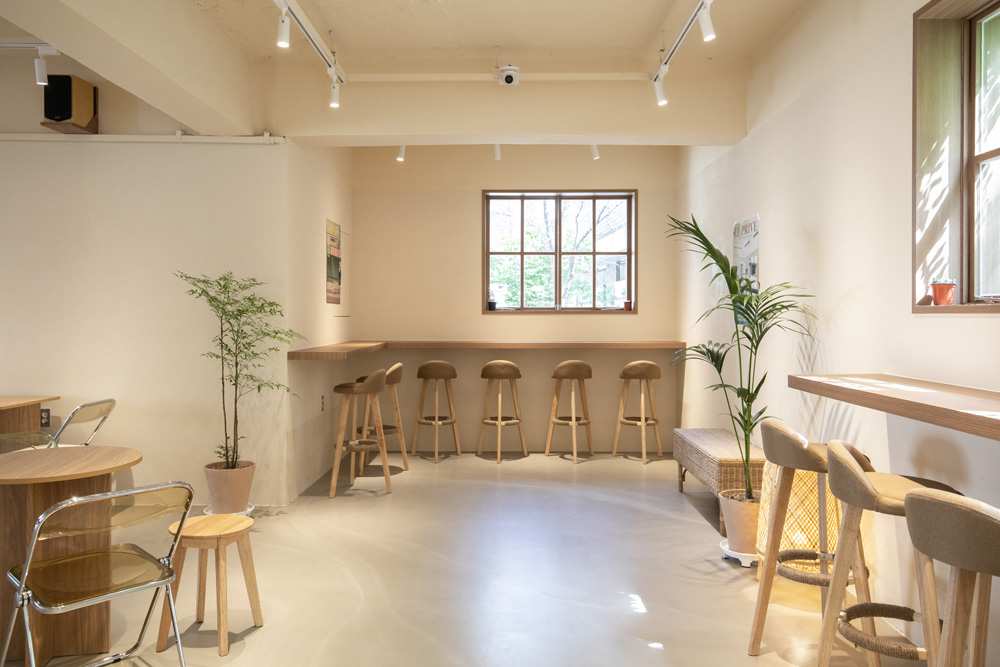 温馨优雅的白色与木色调餐厅设计-16