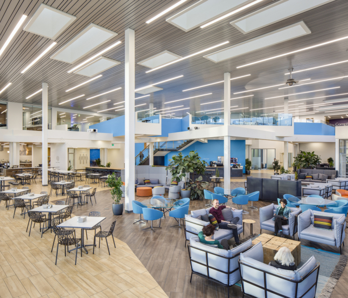 以人为本,寓工作于生活——CHG Healthcare Services 总部室内设计-13