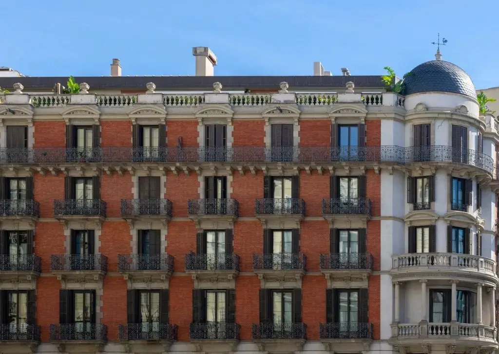 巴塞罗那古典建筑中的现代顶层公寓-27