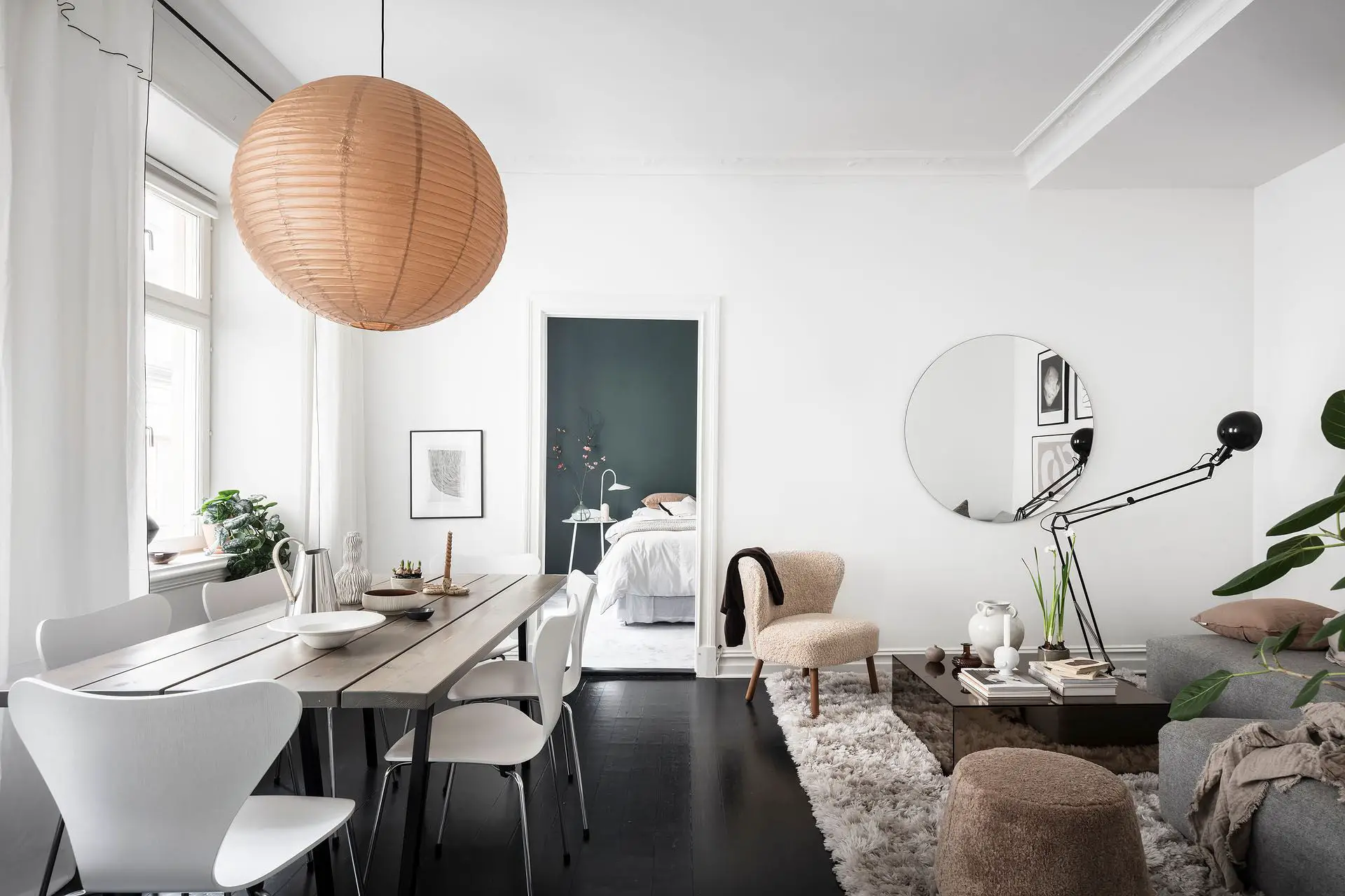 一墙绿意 | 打破中性空间的独特设计-1