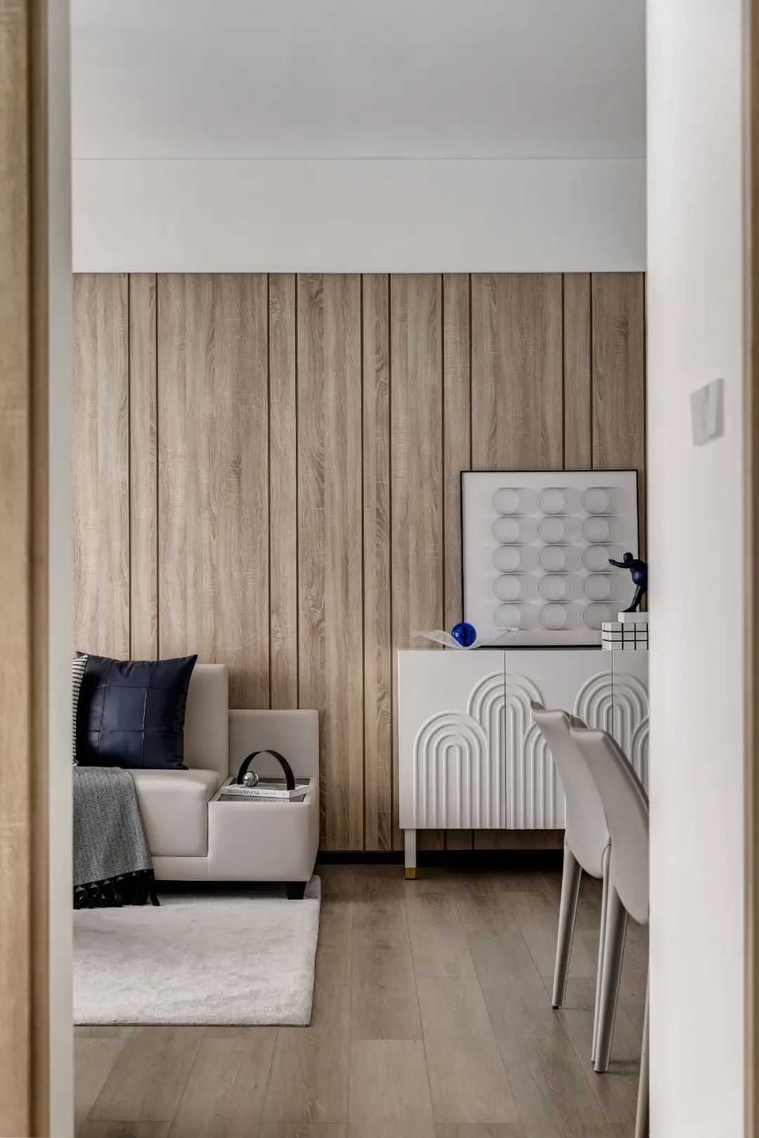 深圳碧桂园观麓花园 | 89㎡现代潮居,星际熊点缀克莱因蓝空间-32