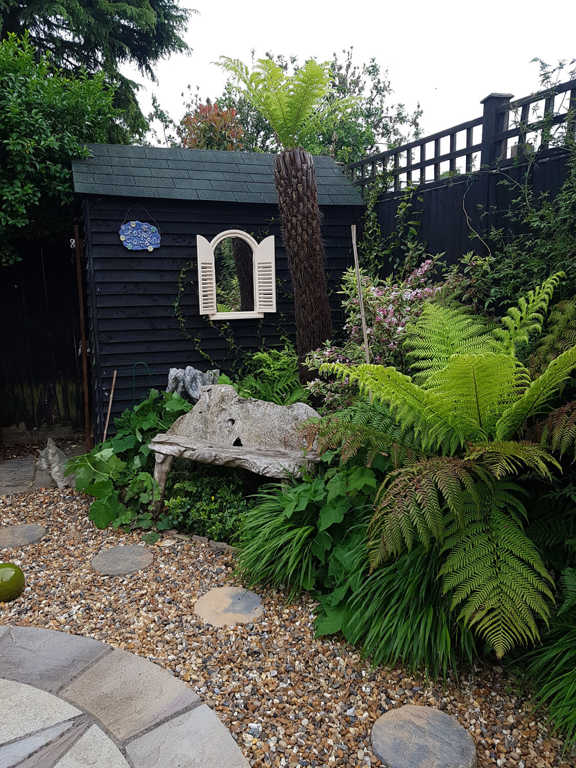 Sutton半独立式住宅分层花园设计-11