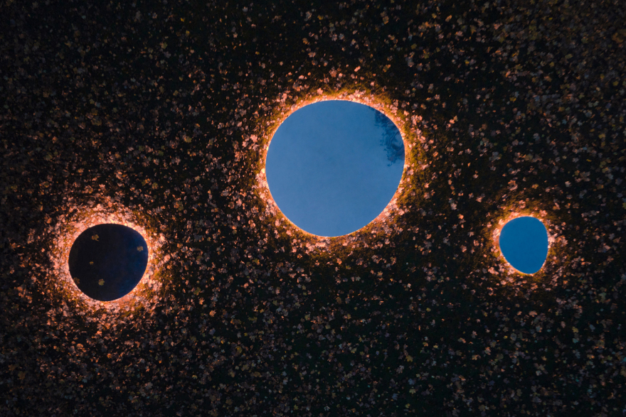 Mirrors of Zlín Installation / Loom on the Moon-34