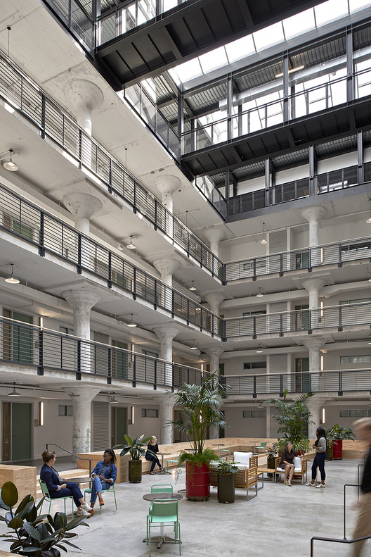 交叉广场（Crosstown Concourse）-16