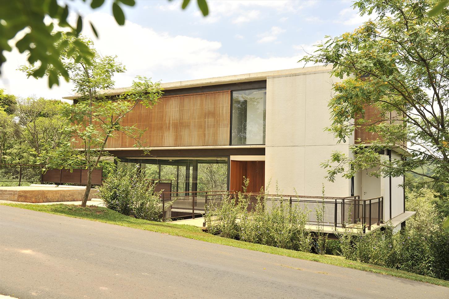 巴西 Residência da Mata 住宅 | 巧妙利用地形的现代设计-1