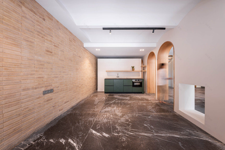 A House Looking to A Cedrus Tree / Cedrus Studio-18