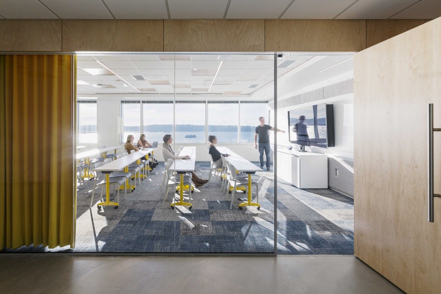 科技媒体公司 Seattle 办公室设计-36