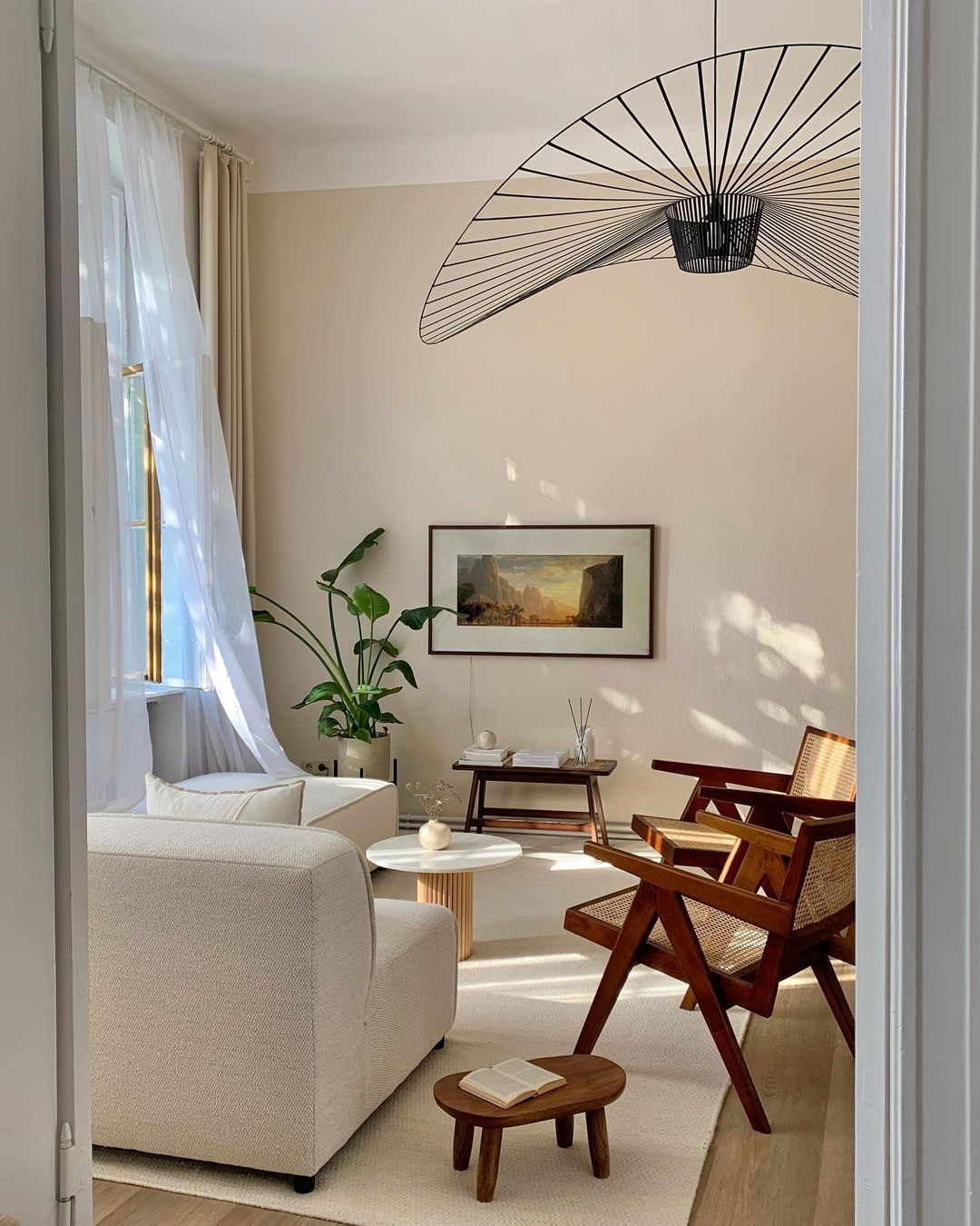 柏林的柔和极简主义:来自 Instagram 的一个舒适公寓-5