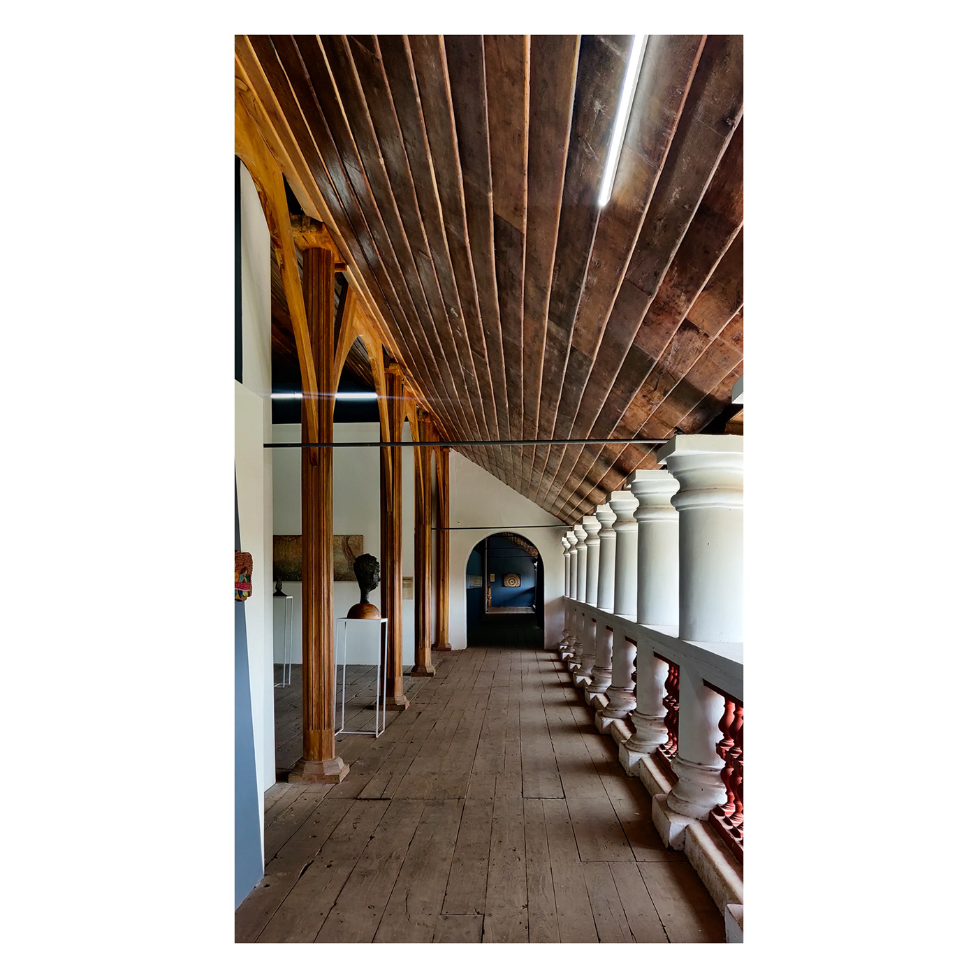 lokame tharavadu(photographs)-5