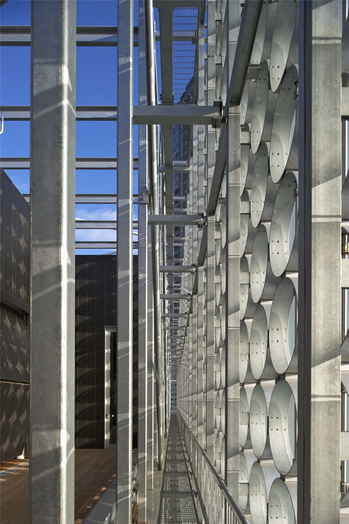 炎炎夏日里 这些会“呼吸”的建筑各显神通-27