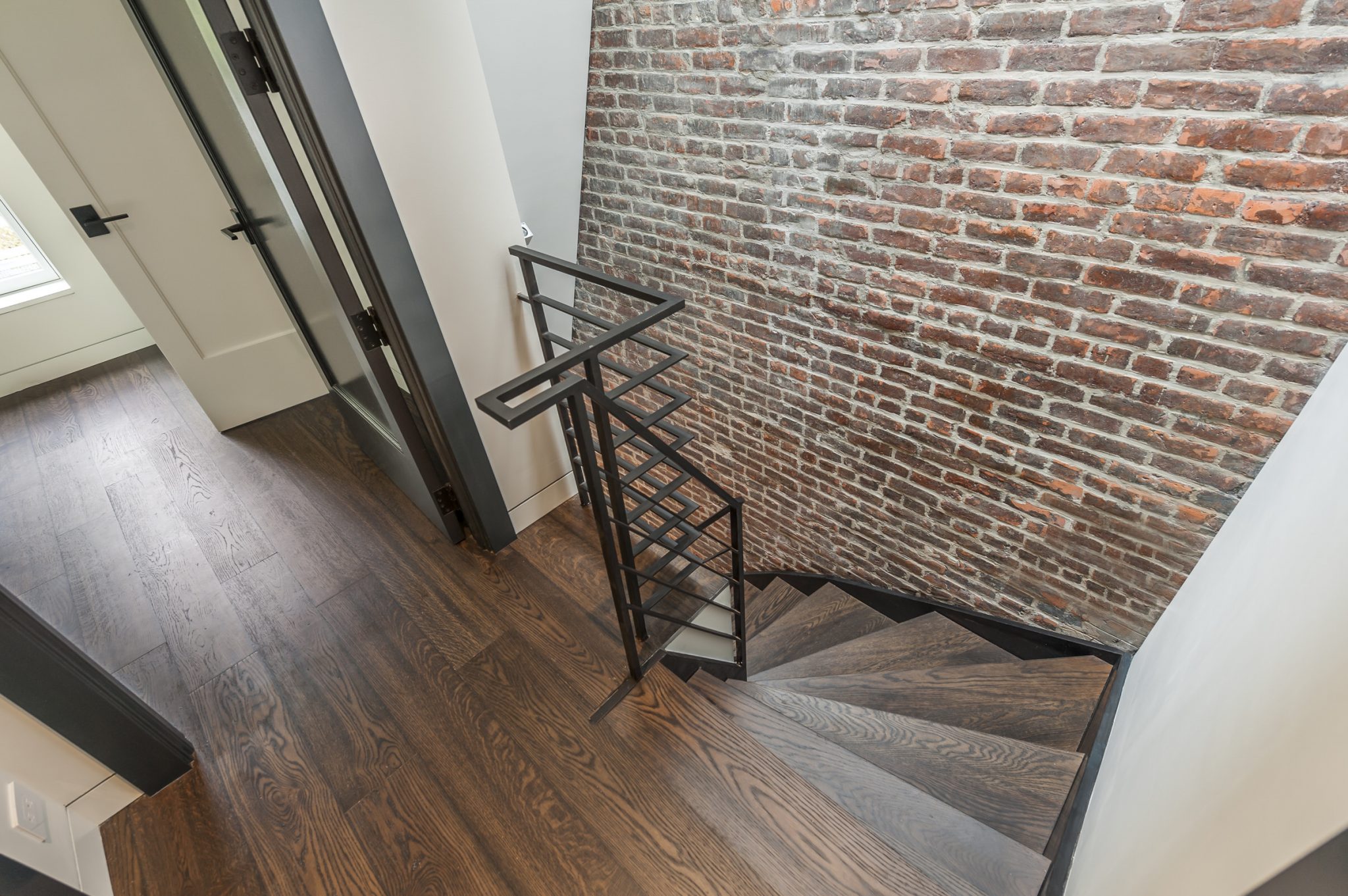 齐弗广场镇屋室内设计-18