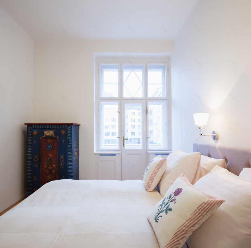 旋转床铺与完美收纳 | Kafkova 公寓的极致功能设计-11