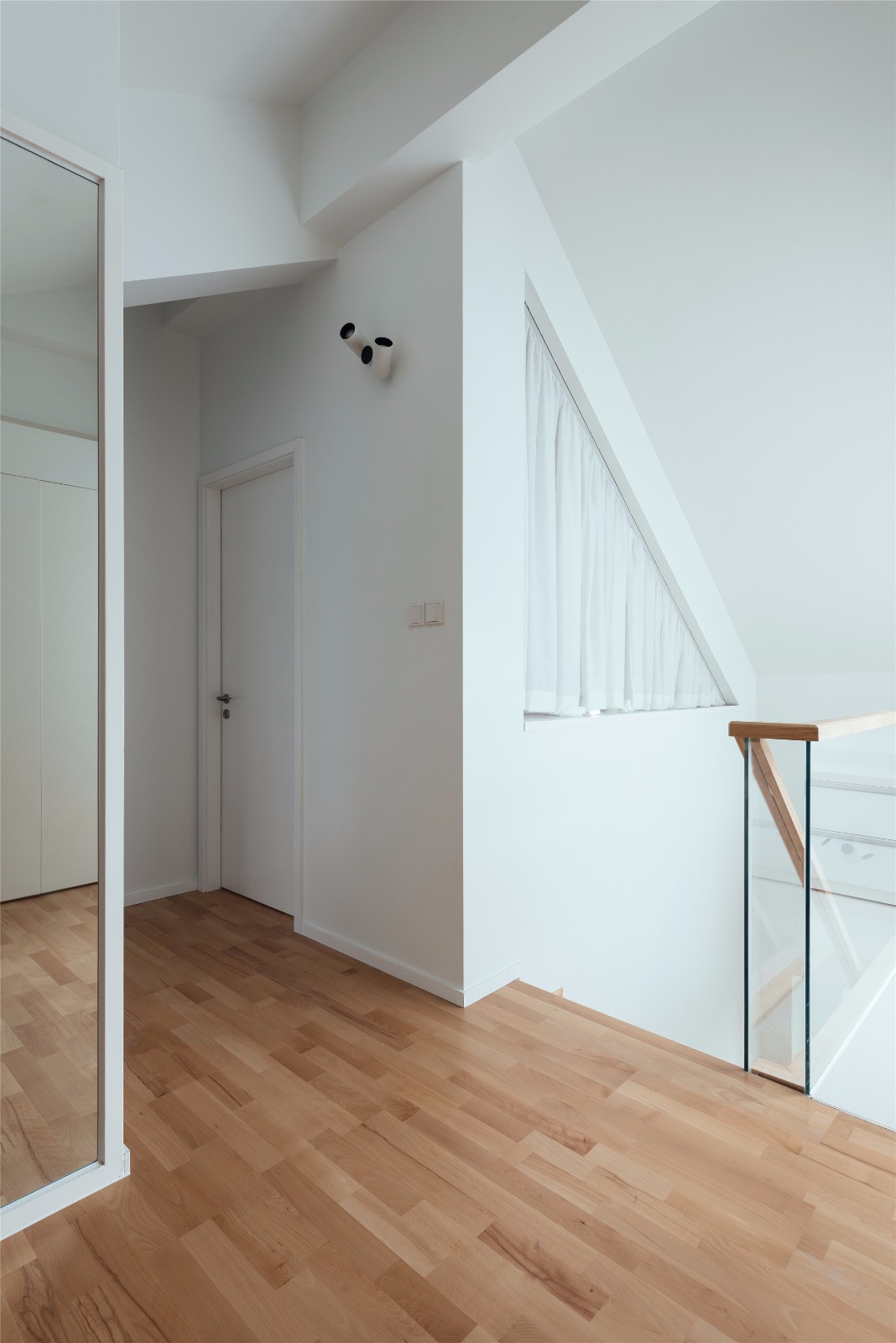 现代简约木质住宅 以勒设计诠释自然之美-38