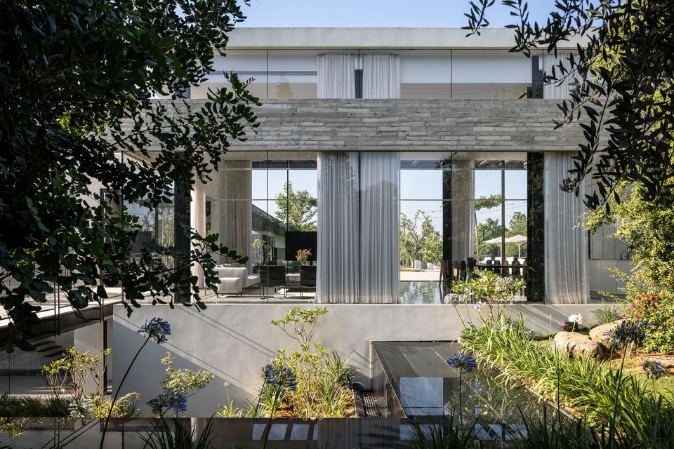 牛油果种植园中的现代家庭城堡·Z3 住宅丨Raz Melamed Architecture-22