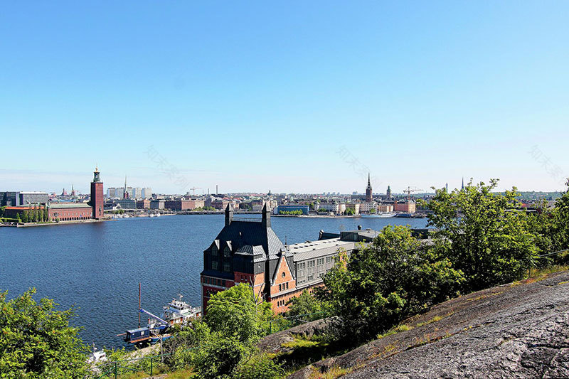 瑞典 44 平米独特小公寓 | 蓝墙与复古隔断的惊艳之作-33