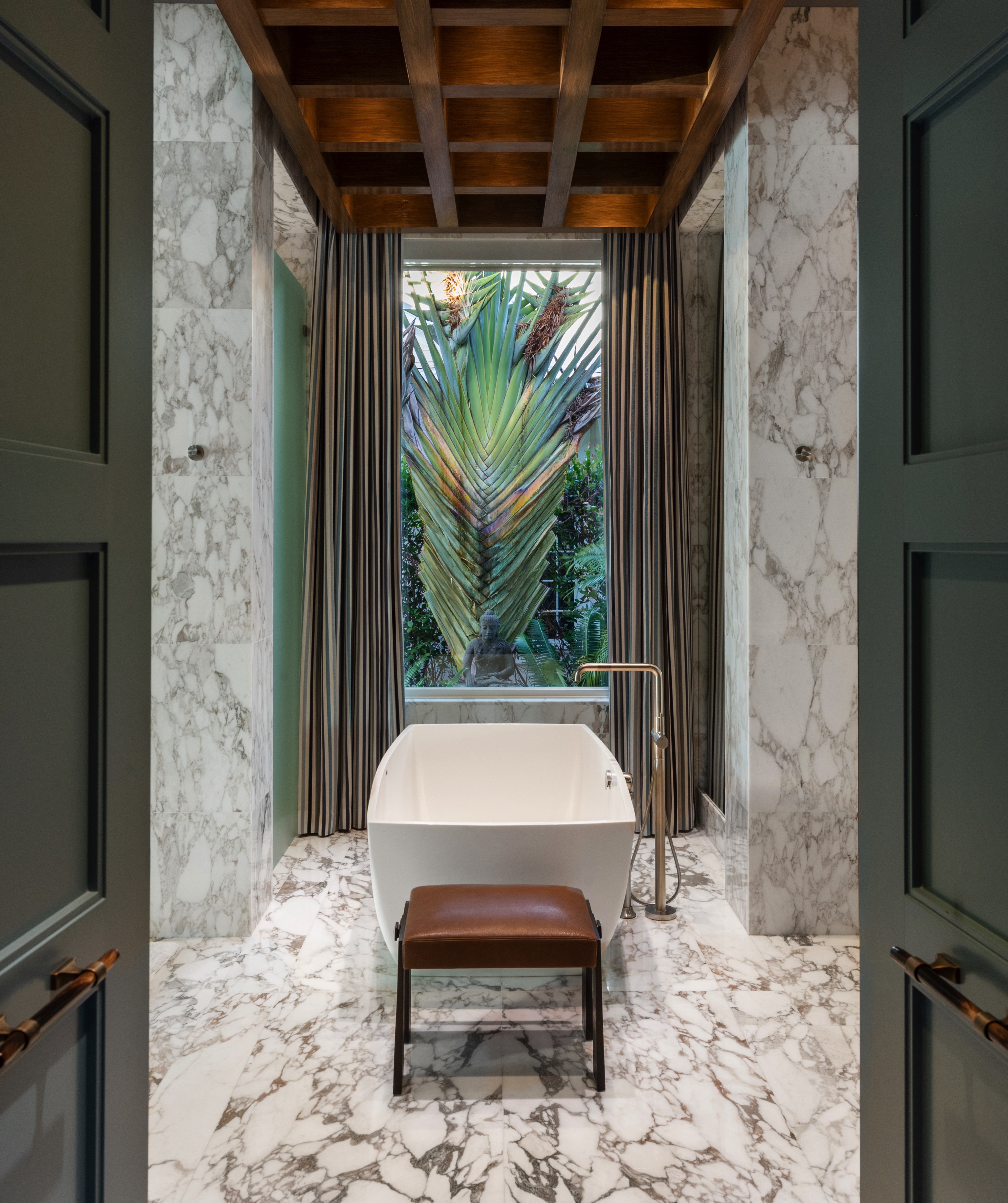 Eclectic Bay-Front Home | Herscoe Hajjar Architects-14