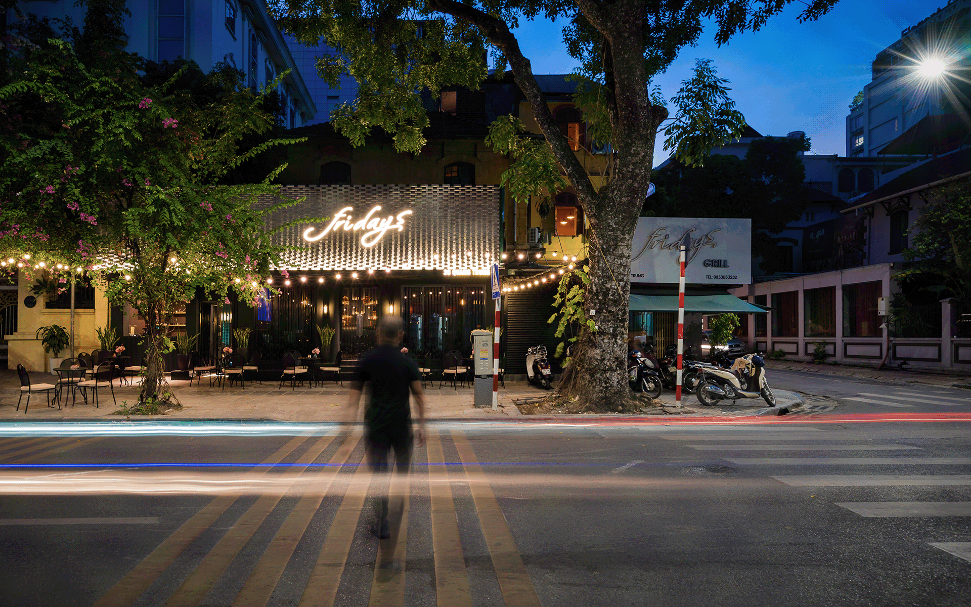 FRIDAYS BAR 室内外照片丨越南河内丨DTA 工作室-15