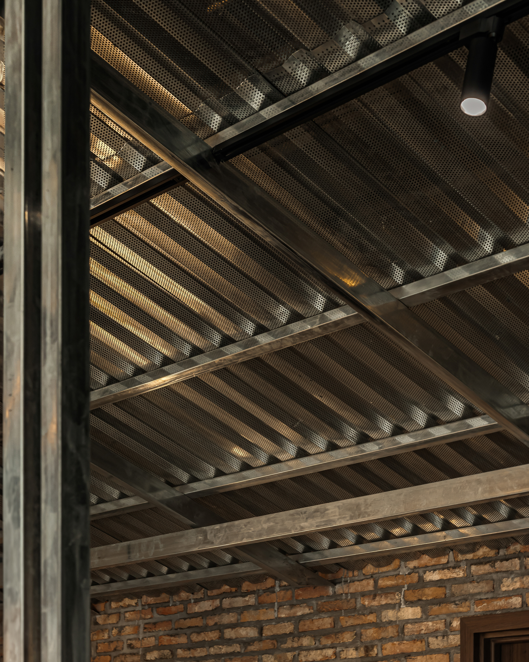 安谧光影咖啡馆 丨越南胡志明市丨xưởng xép-19