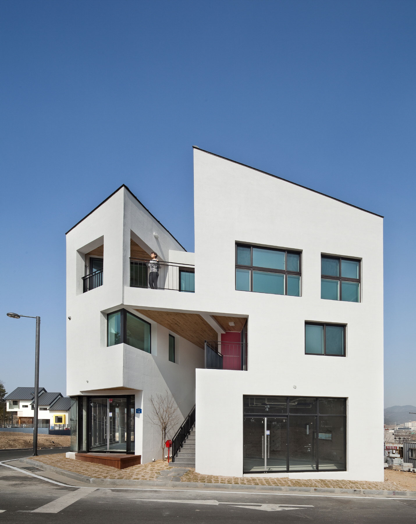 ON Architecture Refurbish a Building in Ulsan, South Korea-14