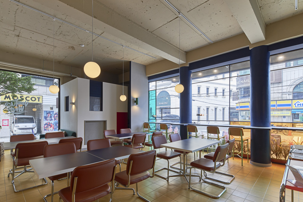 色彩缤纷的 35 平米咖啡厅设计-7