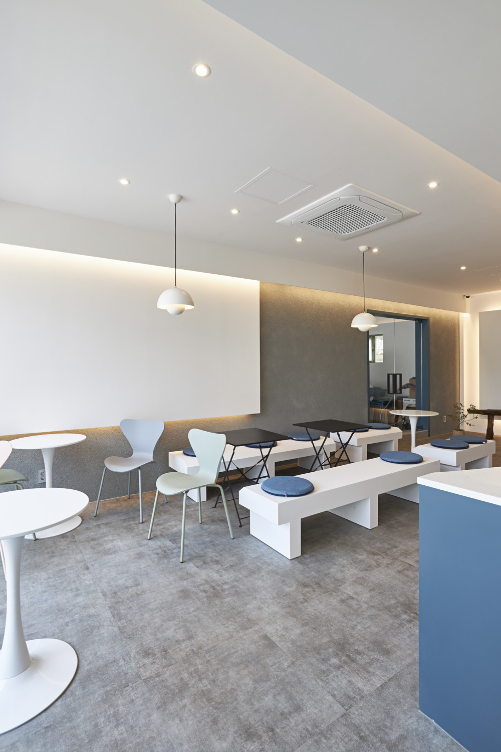 现代简约的 16 平米咖啡厅室内设计-15