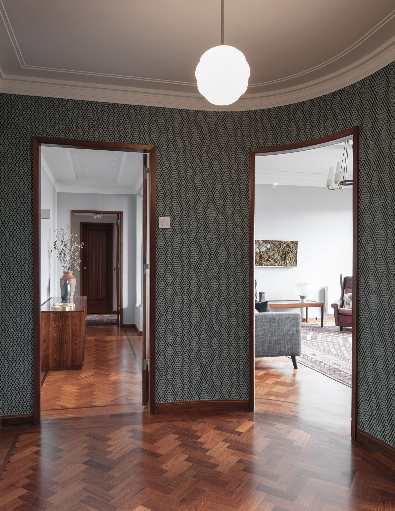 1940s Retro Apartment Renovations in Porto by Atelier In Vitro-10