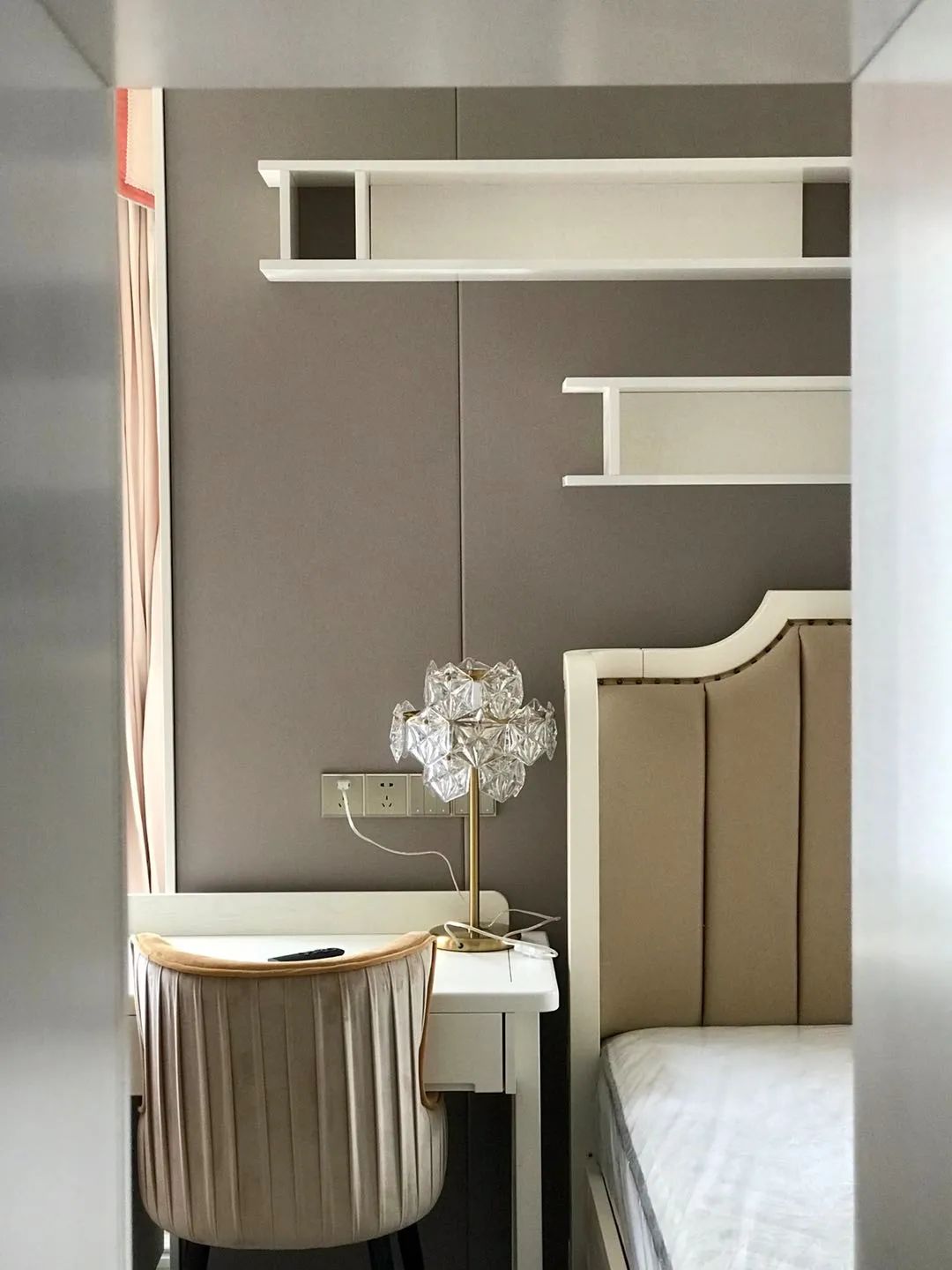 美式轻奢与现代极简的完美碰撞-26