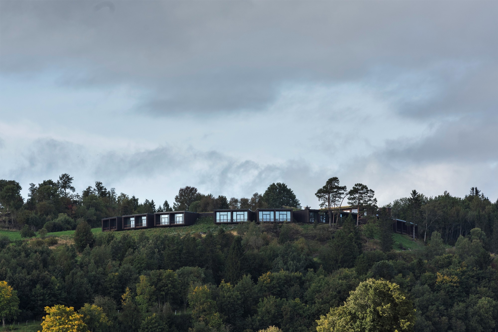 Øyna Cultural Landscape Hotel / Green Advisers AS-9