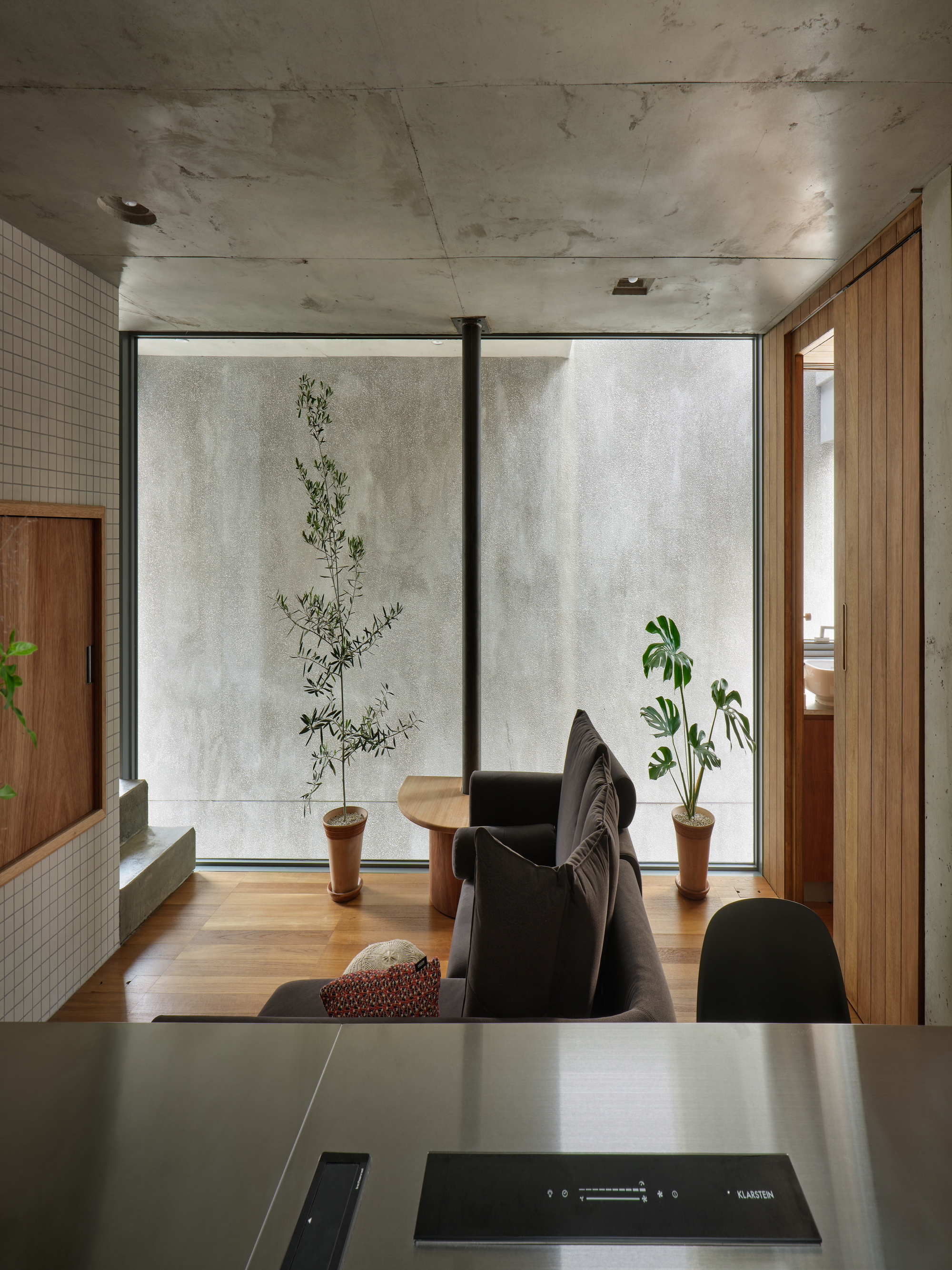 A Model of Sporadic Thoughts / FHHH friends-26