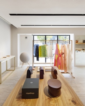 抽象主题精品店室内设计丨日本滋贺丨Koyori Architects
