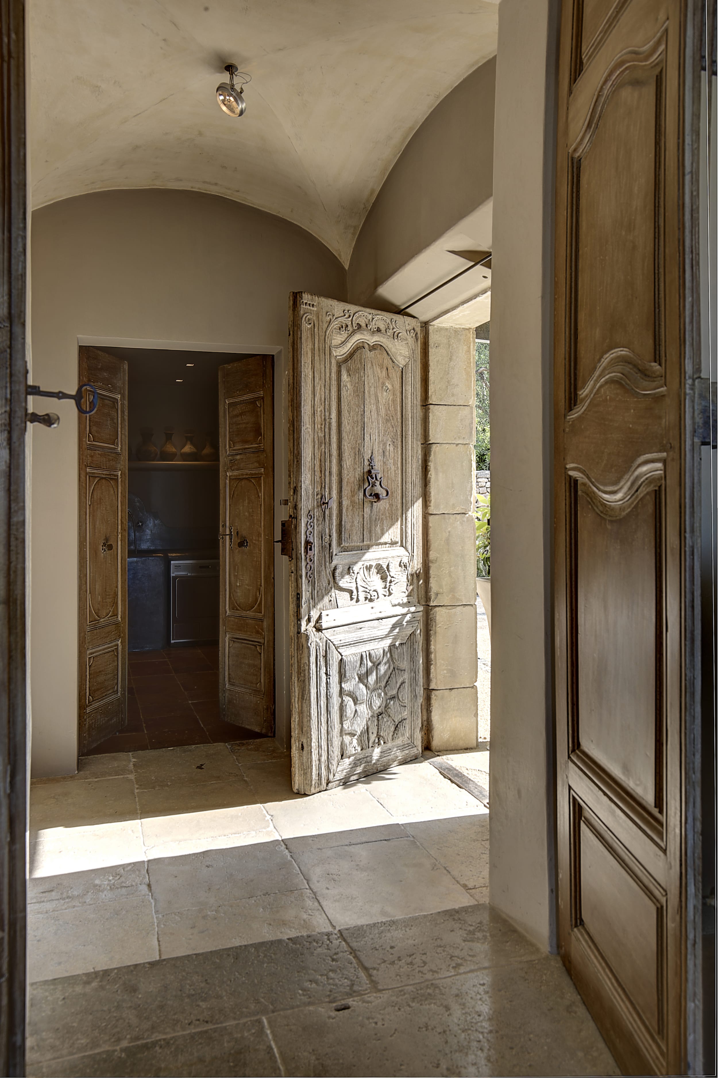 法国瓦尔邦 Bastide La Sousta 别墅翻新-13