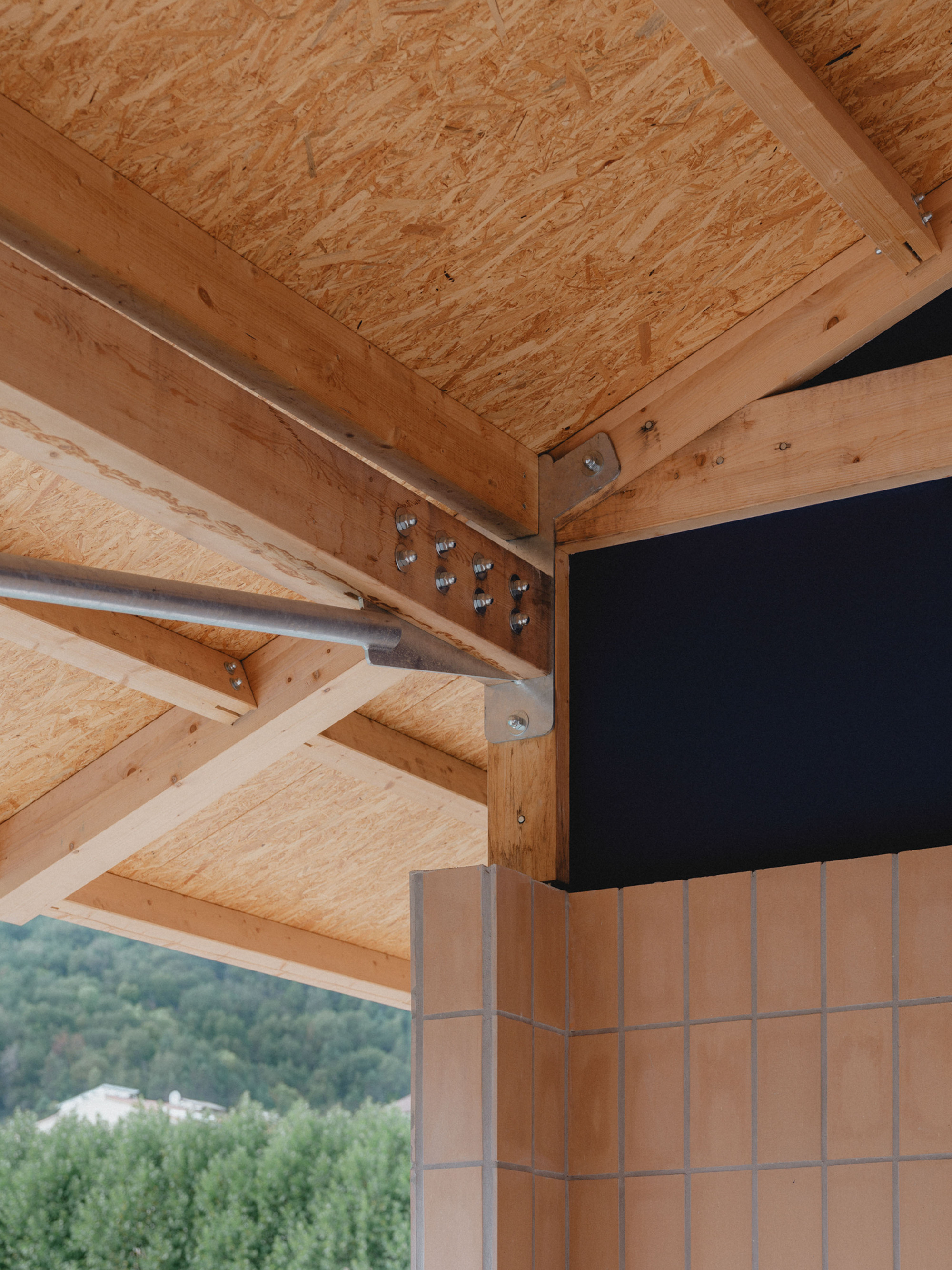 Ripoll - Changing Rooms and a Multi-Purpose Hall / MH.AP Studio + Sergi Serrat-35