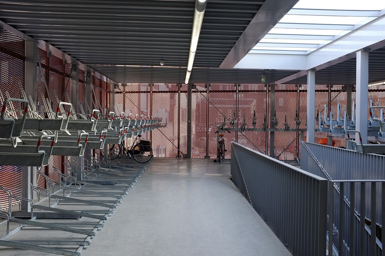 Bicycle Parking De Snelbinder  Kraaijvanger Urbis with Donald Osborne Architect-18