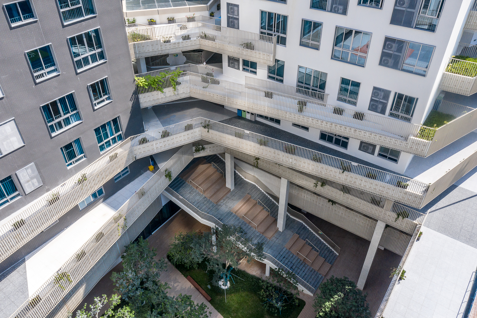 叠园绿谷：深圳市罗湖区桃园小学 / 立方设计 -1