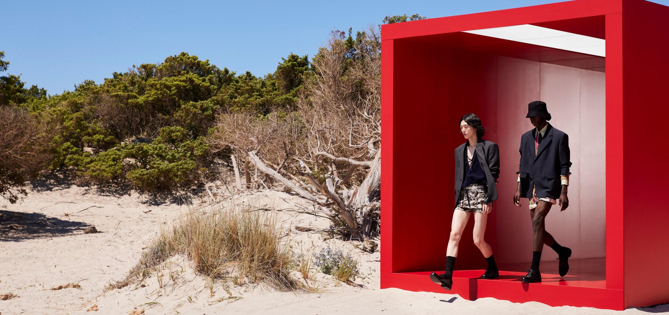 Prada 2022 男装春夏秀场丨意大利米兰丨AMO,OMA（Rem Koolhaas 为作者）-21