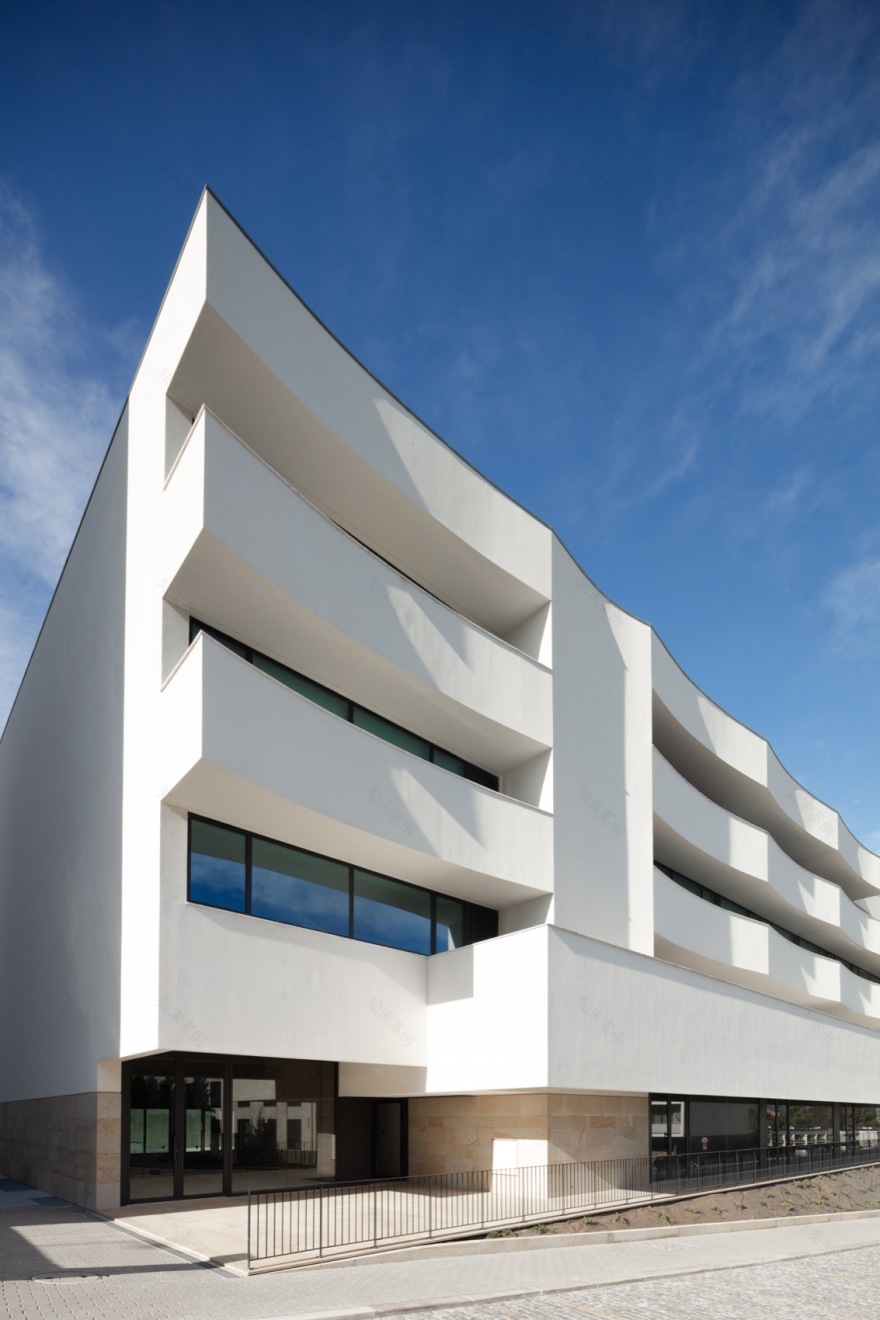 AURORA 10 住宅楼丨葡萄牙丨Tiago do Vale Architects-18