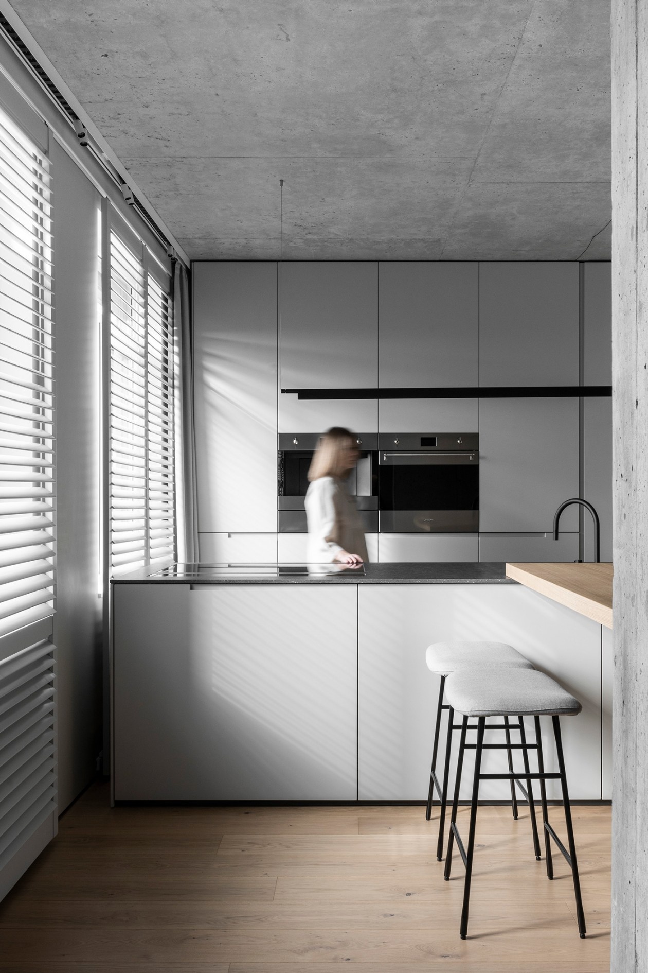 极简轻工业风公寓设计丨line architects-17