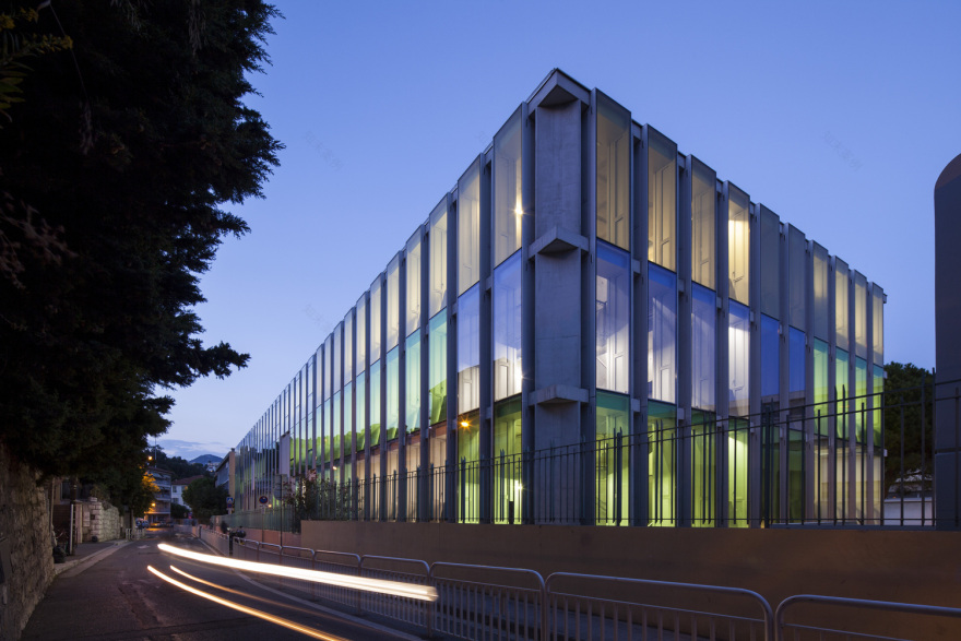 法国尼斯 Simone Veil 中学,融入环境的和谐设计-34