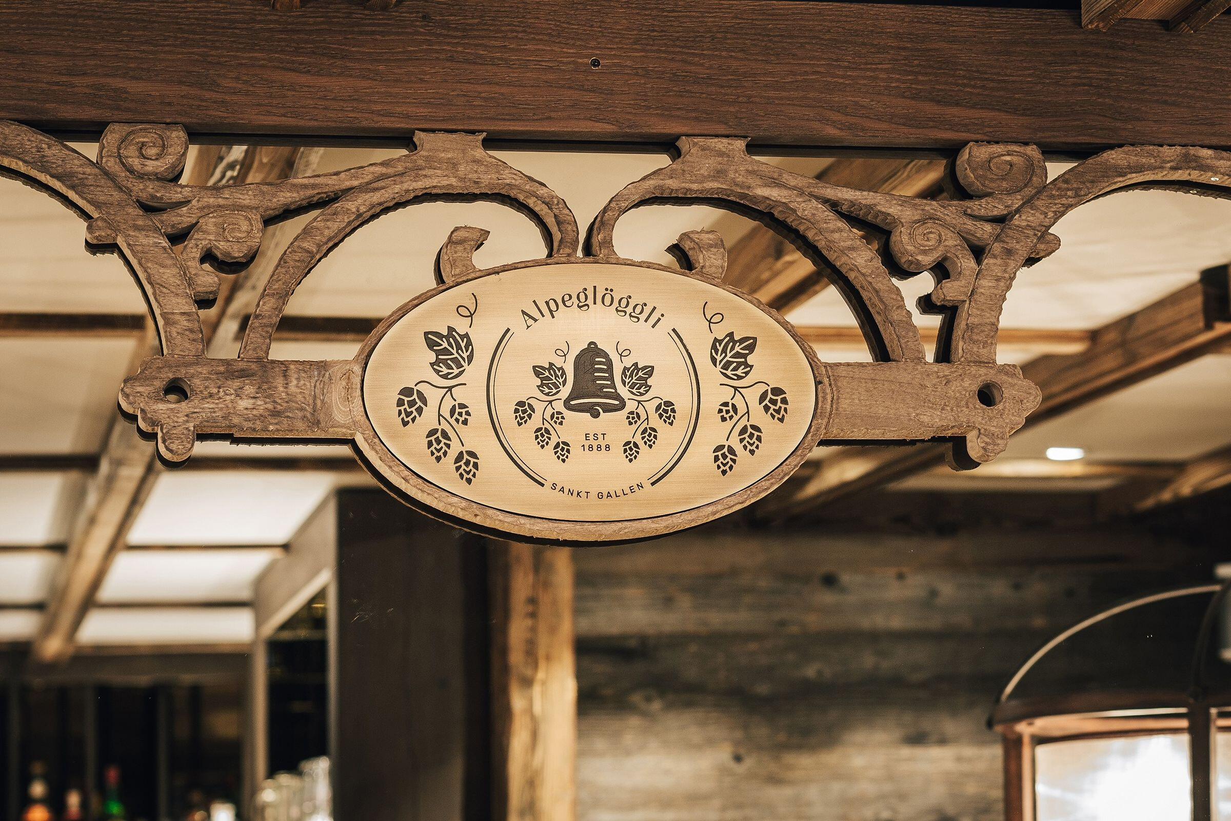 COCC· and coherent 打造瑞士圣加仑老城区温馨酒馆-39