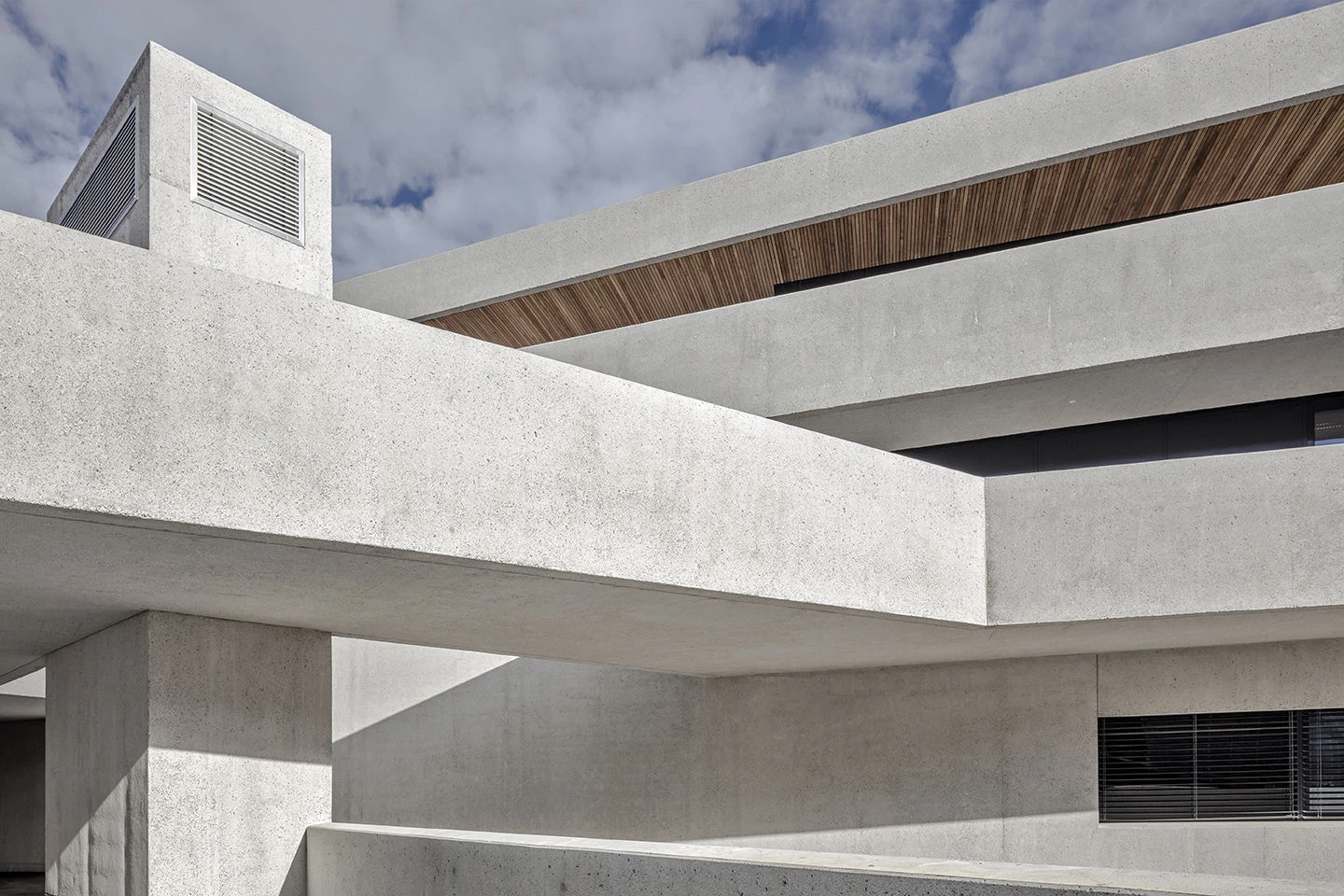 瑞士 Flims 多功能中心——山地风格与经济可持续性的完美结合-8