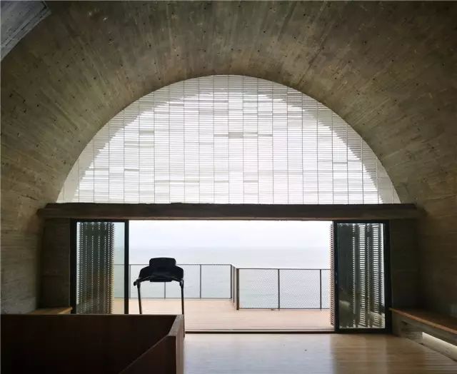 《梦想改造家》封神之作：同样花了130万，爆改悬崖之上老破危房，真的太牛了！-150